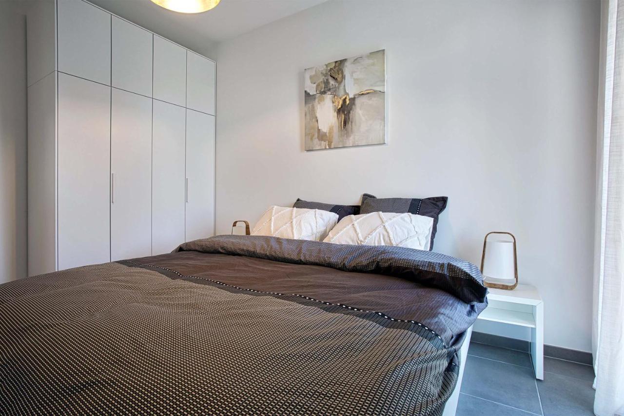 Appartement Superbe 3 P, 10 Mn De La Avec Piscine Et Parking